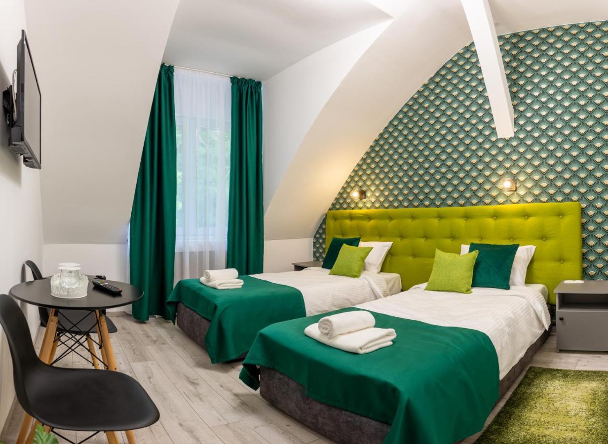 Hotel Amel Rooms Mediaş Eksteriør billede